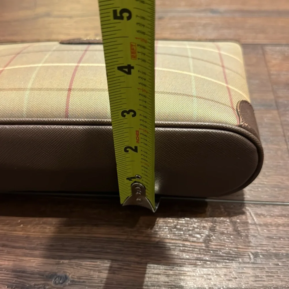 Burberrys Pre owned vintage Toiletry/Wristlet  Bag in Coated Canvas/Leather Trim - Picture 11 of 11